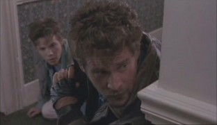 Кадр з фільму Врятуй мене