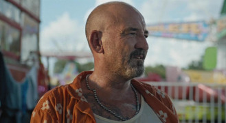 Кадр з фільму Гуркіт крізь темряву