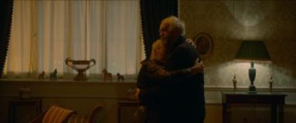 Кадр з фільму Дружина