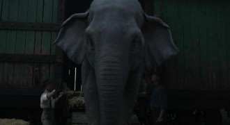 Кадр з фільму Дамбо