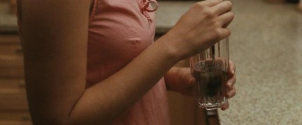 Кадр з фільму Марта Мерсі Мей Марлен