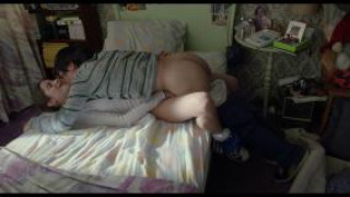 Кадр з фільму І твою маму теж