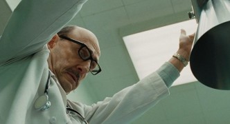 Кадр з фільму Серйозна людина