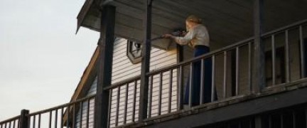 Кадр з фільму Золото