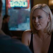 Кадр з фільму Молода доросла