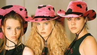 Кадр з фільму Дівчата зверху