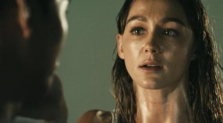 Кадр з фільму Цунамі