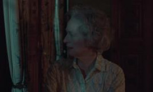 Кадр з фільму Вічна донька
