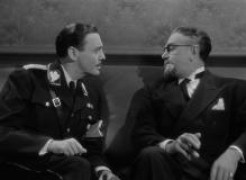 Кадр з фільму Бути чи не бути