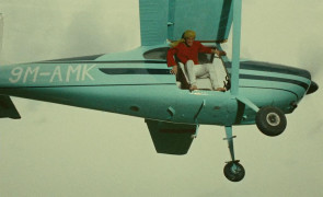 Кадр з фільму Пригоди китайця в Китаї