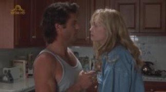 Кадр з фільму Врятуй мене