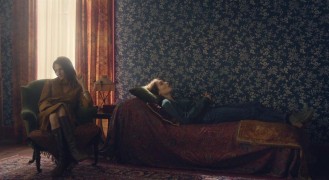 Кадр з фільму Він і вона