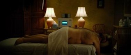 Кадр з фільму Білявка в ефірі