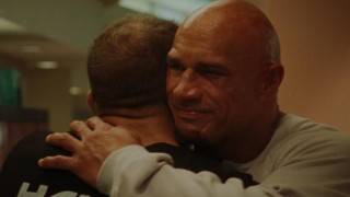 Кадр з фільму Незламний