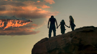 Кадр з фільму Вціліла