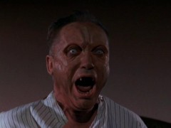 Кадр з фільму Сучасні вампіри