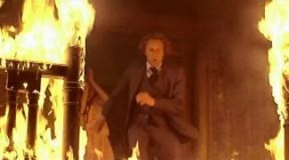 Кадр з фільму Не зводь очей