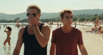 Кадр з фільму Ця незручна мить