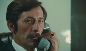 Кадр з фільму Повернення високого блондина