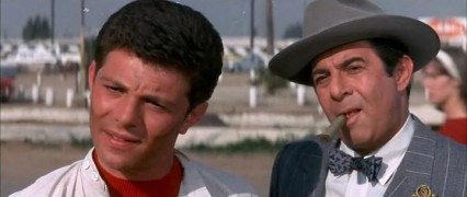 Кадр з фільму Файрбол 500