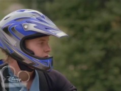 Кадр з фільму Земля бізонів