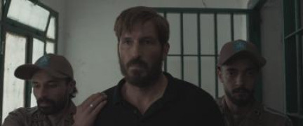 Кадр з фільму Невірний