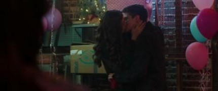 Кадр з фільму Ма