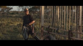 Кадр з фільму Ноша (Карґо)