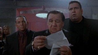 Кадр з фільму Шахраї