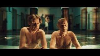 Кадр з фільму Як я покохала гангстера