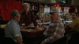 Кадр з фільму Старі та сварливі розбешкетувалися