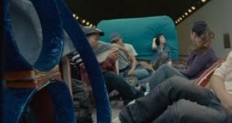 Кадр з фільму Рай океан