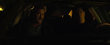 Кадр з фільму Закатати в асфальт