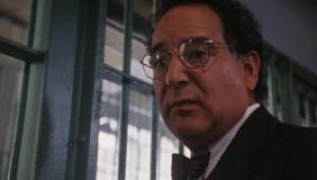 Кадр з фільму Надто молода, щоб померти