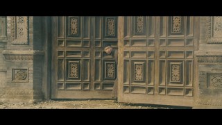 Кадр з фільму Квіти війни