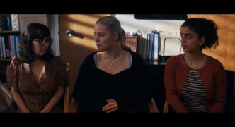 Кадр з фільму Круті дівчата