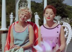 Кадр з фільму Не кажучи вже про всіх цих жінок