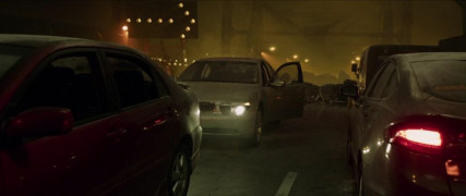 Кадр з фільму Наслідки. Міст у вогні