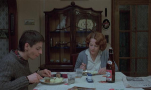 Кадр з фільму Жанна Дільман, набережна Коммерс, будинок 23, 1080, Брюссель