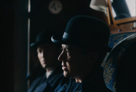 Кадр з фільму Жити