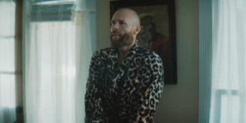 Кадр з фільму Під спостереженням