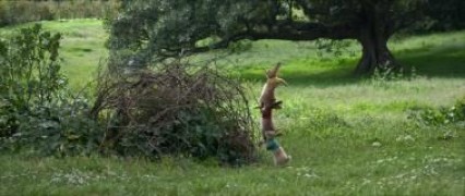 Кадр з фільму Кролик Петрик