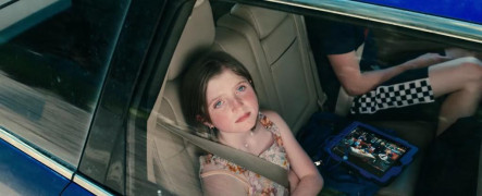 Кадр з фільму Ілюзія безпеки