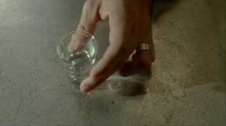 Кадр з фільму Мавпа на плечі