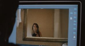 Кадр з фільму Голосніше, ніж бомби