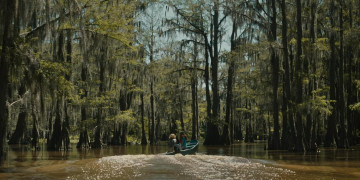 Кадр з фільму Озеро Каддо