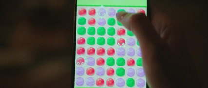 Кадр з фільму Ковтай