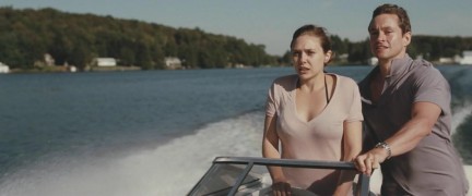 Кадр з фільму Марта Мерсі Мей Марлен