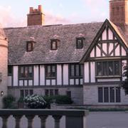 Кадр з фільму За маскою