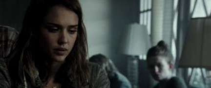 Кадр з фільму Вуаль